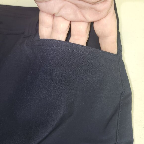 Eddie Bauer Womens Adventurer 2.0 Skort Size 8 Navy Blue pockets 2539 - Picture 4 of 9